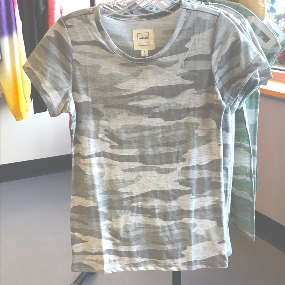 Women’s Camo print casual top.